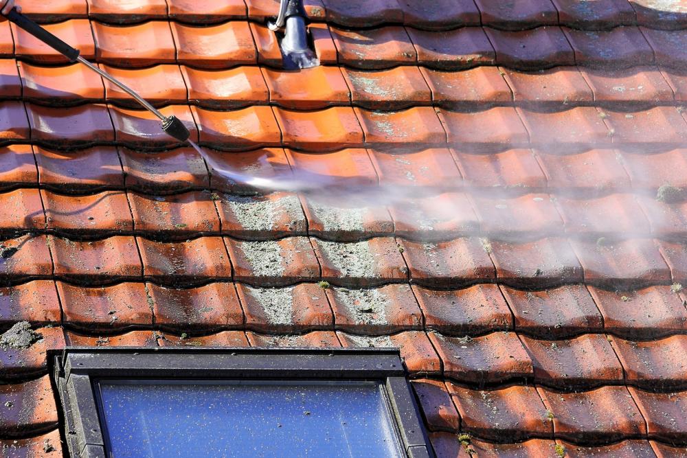 Toits rénovés dans la Creuse